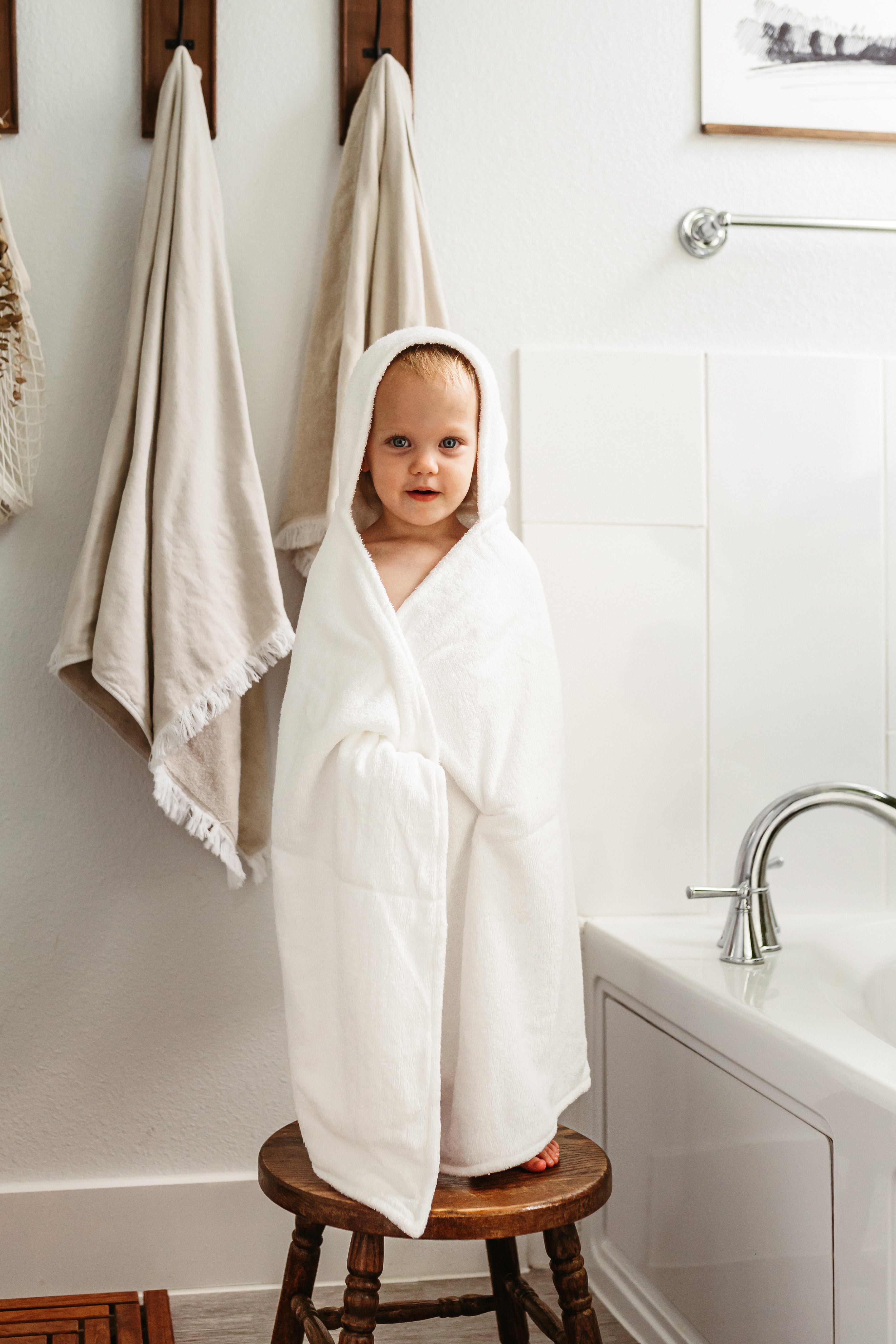 Barefoot dreams hooded sales towel